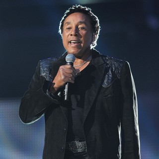 Smokey Robinson in Michael Jackson Tribute Concert Held at The Cardiff Millenium Stadium