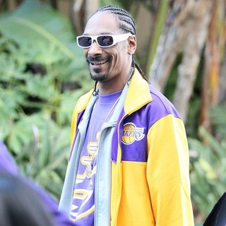 Snoop Dogg in Celebrity Arrivals at The Basketball Match between Los Angeles Lakers and The Chicago Bulls