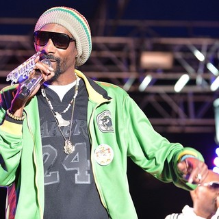 Snoop Dogg in Snoop Dogg Performing at Sunfest