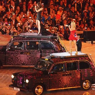Victoria Adams, Geri Halliwell, Spice Girls in London 2012 Olympic Games - Closing Ceremony