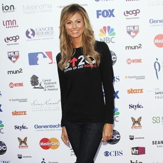 Stacy Keibler in Stand Up To Cancer 2012 - Arrivals