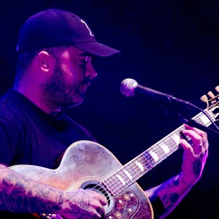 Staind Perform at Hard Rock Live
