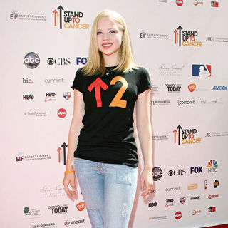 Sofia Vassilieva in 2010 Stand Up To Cancer - Arrivals