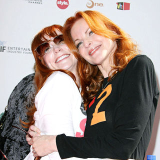 Marcia Cross in 2010 Stand Up To Cancer - Arrivals