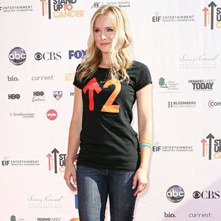 Kristen Bell in 2010 Stand Up To Cancer - Arrivals