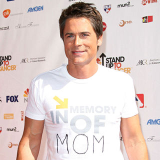 Rob Lowe in 2010 Stand Up To Cancer - Arrivals