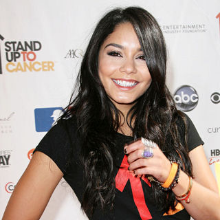Vanessa Hudgens in 2010 Stand Up To Cancer - Arrivals