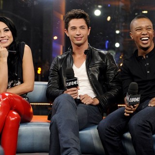 Cassie Steele, Joe Dinicol, Benjamin Charles Watson in Cassie Steele Appears on MuchMusic's New.Music.Live to Promote TV series The L.A. Complex