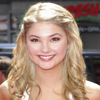 Stefanie Scott in The World Premeire of The Three Stooges - Arrivals