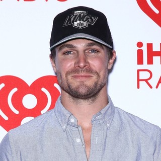 Stephen Amell in 2012 iHeartRadio Music Festival - Day 2 - Arrivals
