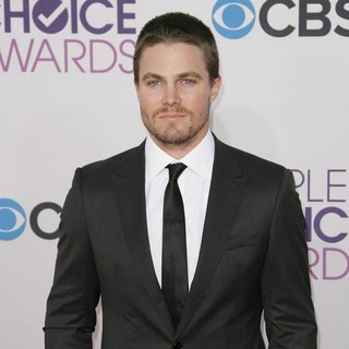Stephen Amell in People's Choice Awards 2013 - Red Carpet Arrivals