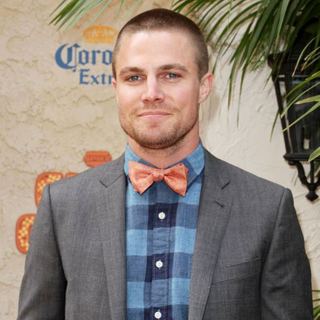 Stephen Amell in Spike TV's 5th Annual 2011 Guys Choice Awards - Arrivals