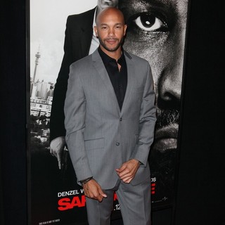 The Safe House Premiere - Arrivals - stephen-bishop-premiere-safe-house-03