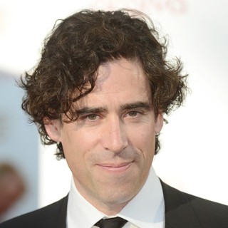 Stephen Mangan