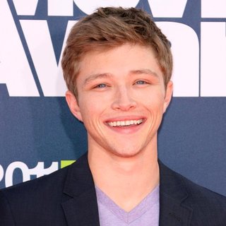 Sterling Knight in 2011 MTV Movie Awards - Arrivals - sterling-knight-2011-mtv-movie-awards-01