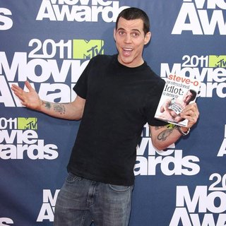 Steve-O in 2011 MTV Movie Awards - Arrivals