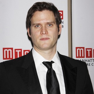 Steven Pasquale in The Pre-Show Photocall for An Intimate Night - steven-pasquale-photocall-for-an-intimate-night-01