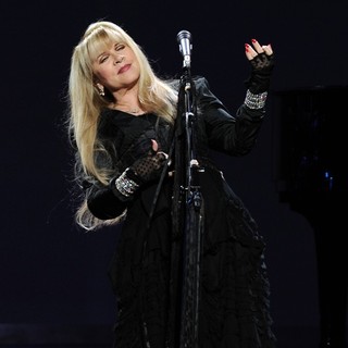 Stevie Nicks in Stevie Nicks Performing Live in Concert