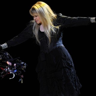 Stevie Nicks in Stevie Nicks Performing Live in Concert