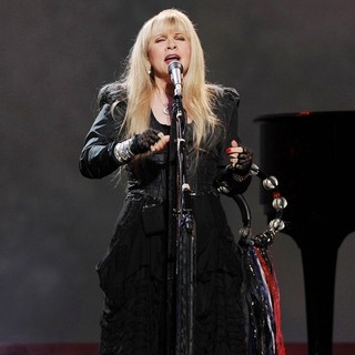 Stevie Nicks in Stevie Nicks Performing Live in Concert