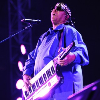 Stevie Wonder in Stevie Wonder Performing Live