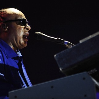 Stevie Wonder in Stevie Wonder Performing Live