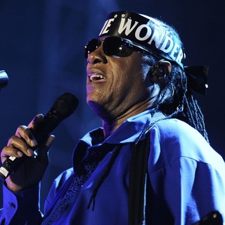 Stevie Wonder in Stevie Wonder Performing Live