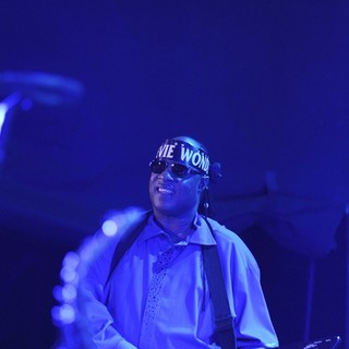 Stevie Wonder in Stevie Wonder Performing Live