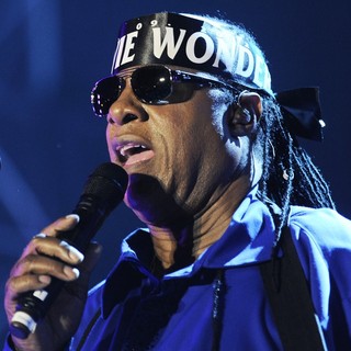 Stevie Wonder in Stevie Wonder Performing Live