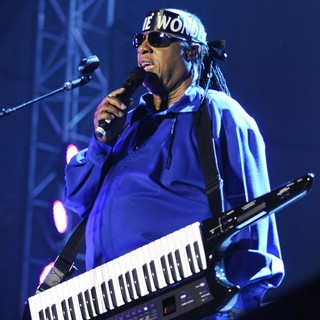 Stevie Wonder in Stevie Wonder Performing Live