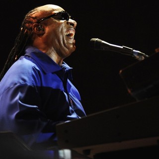 Stevie Wonder in Stevie Wonder Performing Live