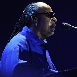 Stevie Wonder in Stevie Wonder Performing Live