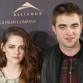 Kristen Stewart, Robert Pattinson in The Twilight Saga's Breaking Dawn Part II - Photocall