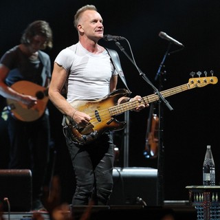Sting Performing Live - sting-performing-live-03