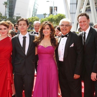 David DeLuise, Jennifer Stone, Jake T. Austin, Maria Canals Barrera in 2011 Primetime Creative Arts Emmy Awards - Arrivals