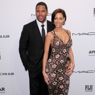 Michael Strahan, Nicole Murphy in The amfAR Gala 2013