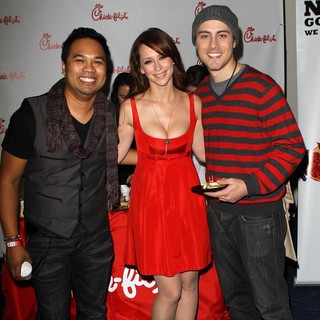 Manny Streetz, Jennifer Love Hewitt in 102.7 KIIS FM's Jingle Ball 2011 - Gifting Lounge