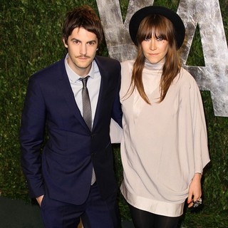 Jim Sturgess, Mickey O'Brien in 2012 Vanity Fair Oscar Party - Arrivals