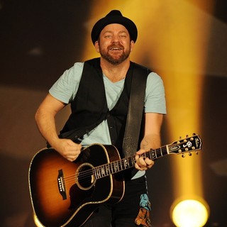 Sugarland Perform During The In Your Hands Tour - sugarland-in-your-hands-tour-54