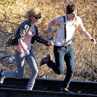 Taylor Swift, Reeve Carney in The Second Day of Filming Music Video I Knew You Were Trouble