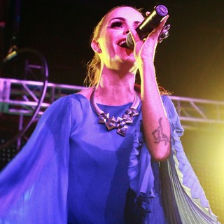 Taryn Manning in Labor Day Weekend Celebration