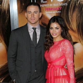 Channing Tatum in The Vow Los Angeles Premiere - tatum-dewan-premiere-the-vow-03
