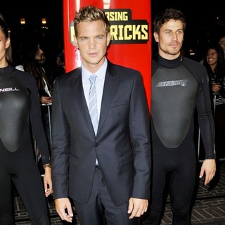 The Los Angeles Premiere of Chasing Mavericks - Arrivals - taylor-handley-premiere-chasing-mavericks-02