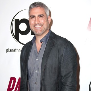 Taylor Hicks in Premiere of FilmDistrict's Parker