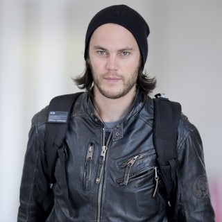 Taylor Kitsch in Taylor Kitsch Arrives at LAX Airport