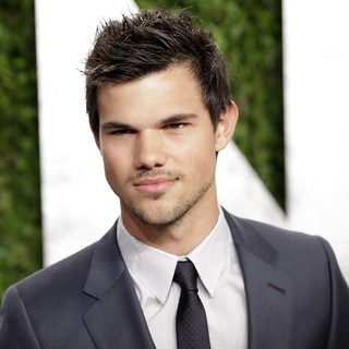 Taylor Lautner in 2013 Vanity Fair Oscar Party - Arrivals - taylor-lautner-2013-vanity-fair-oscar-party-02
