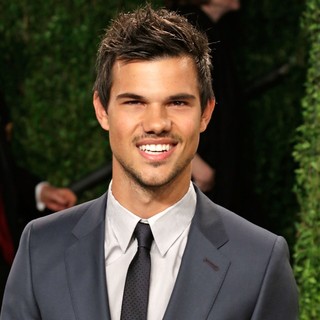 Taylor Lautner in 2013 Vanity Fair Oscar Party - Arrivals