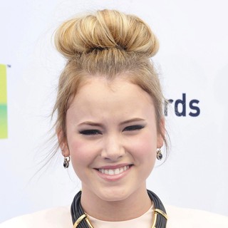 Taylor Spreitler in The DoSomething.org and VH1's 2012 Do Something Awards