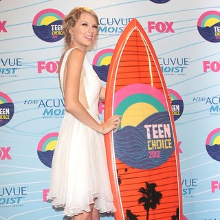 Taylor Swift in The 2012 Teen Choice Awards - Press Room