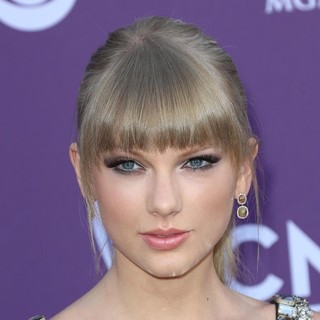 Taylor Swift in 48th Annual ACM Awards - Arrivals